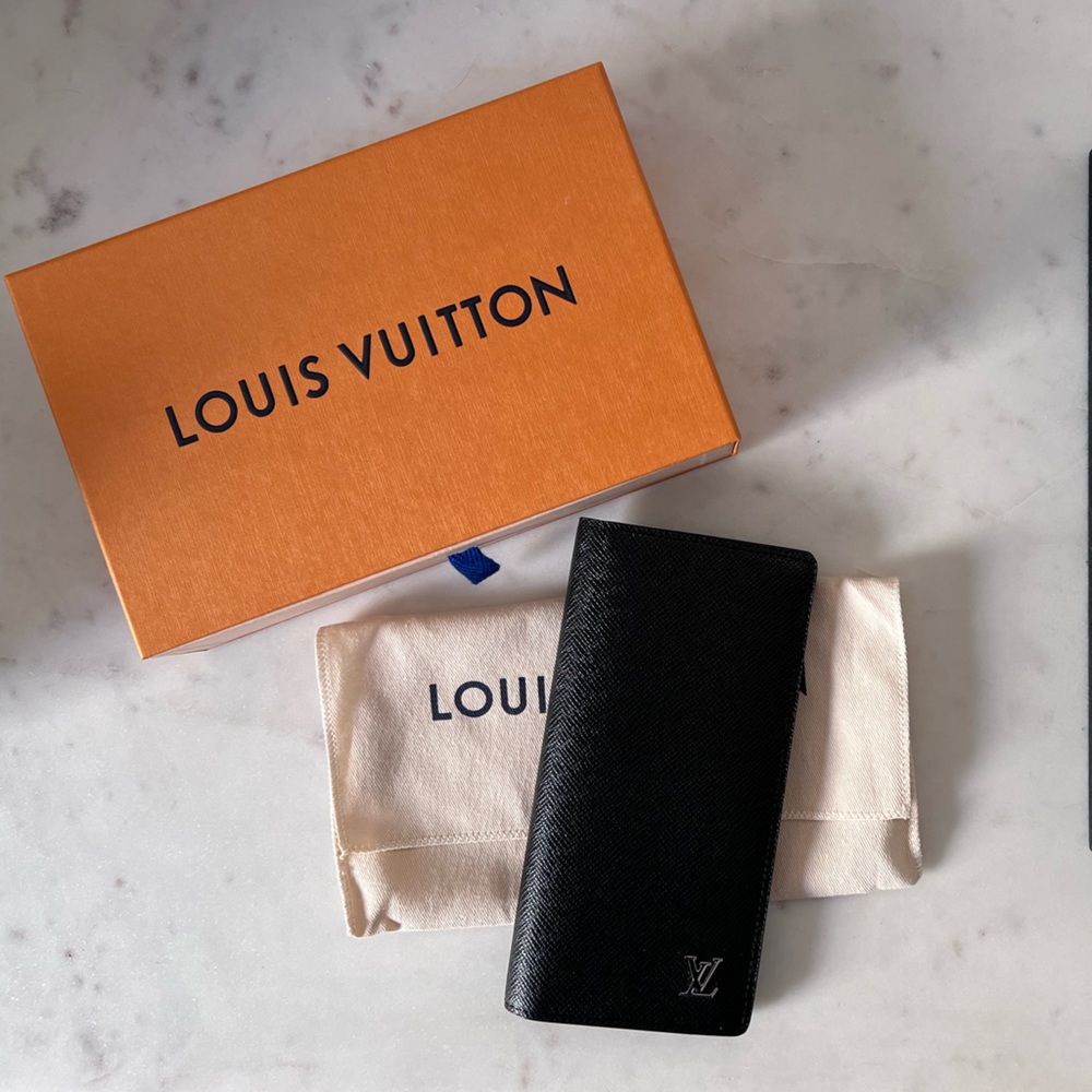 Louis Vuitton Long Wallet - Black Taiga Leather and chrome monogram